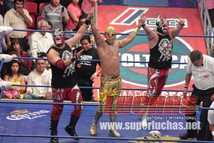 CMLL2305082.jpg