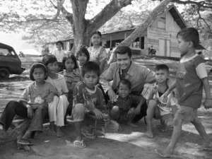 Anak-anak di pengungsian Mata'ie, Aceh