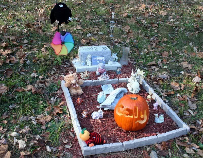 Making a Grave blanket? - Crafts and Decorations Forum - GardenWeb