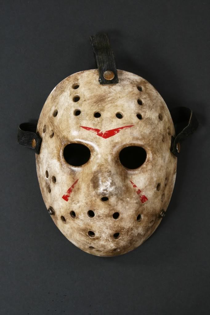 [Image: profiles-original-hockey-mask-movie-prop.jpg]