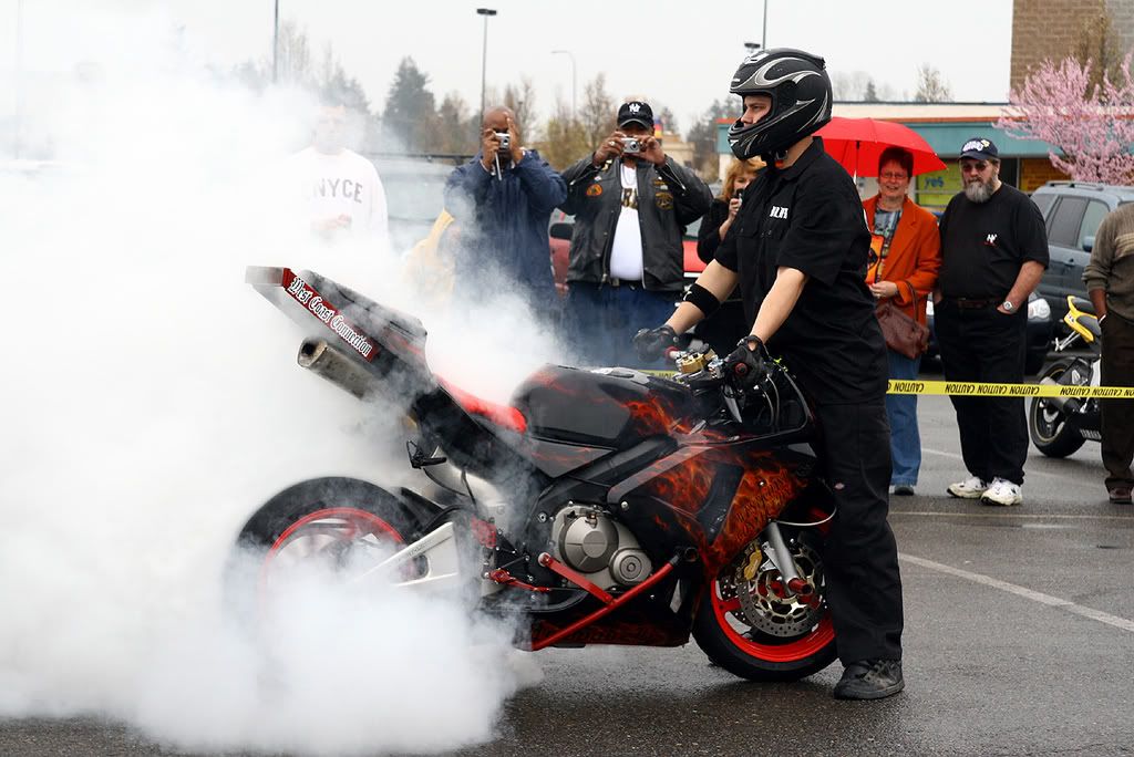 IMAGE: http://img.photobucket.com/albums/v40/rbalt10129/STUNTBIKE10.jpg