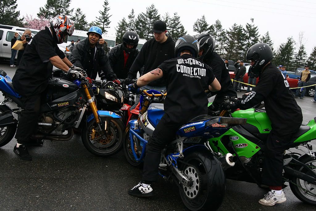 IMAGE: http://img.photobucket.com/albums/v40/rbalt10129/STUNTBIKE21.jpg