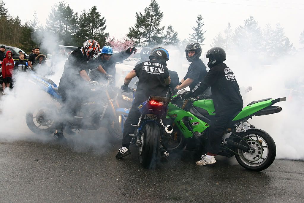 IMAGE: http://img.photobucket.com/albums/v40/rbalt10129/STUNTBIKE22.jpg