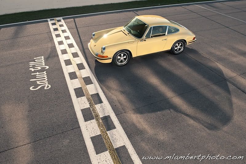 http://img.photobucket.com/albums/v402/photoshopaddict/2011/Cars/Porsche/1970-Porsche-911E-007.jpg