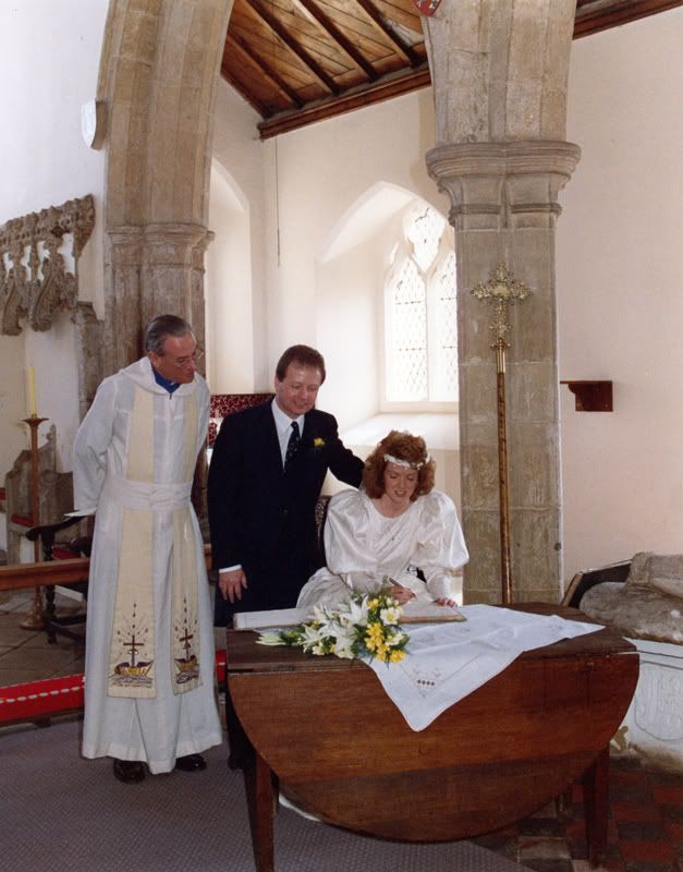 signing800.jpg