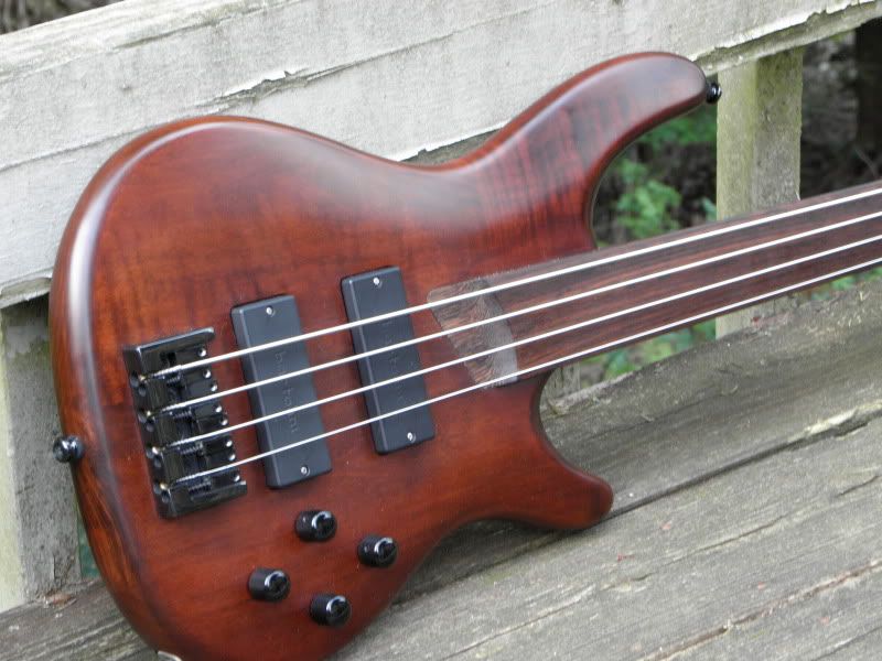 cort-artisan-b4-fretless-talkbass
