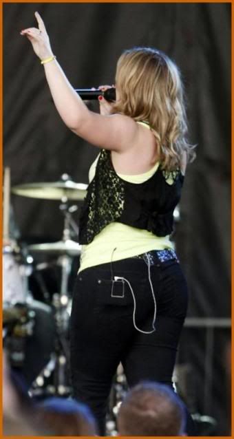 kelly-clarkson-fat-ass02_4a368731e4.jpg