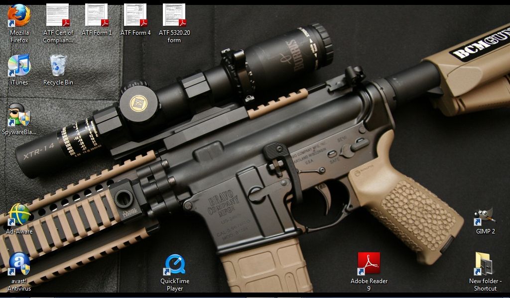 IMAGE: http://img.photobucket.com/albums/v408/gotm4/desktop.jpg