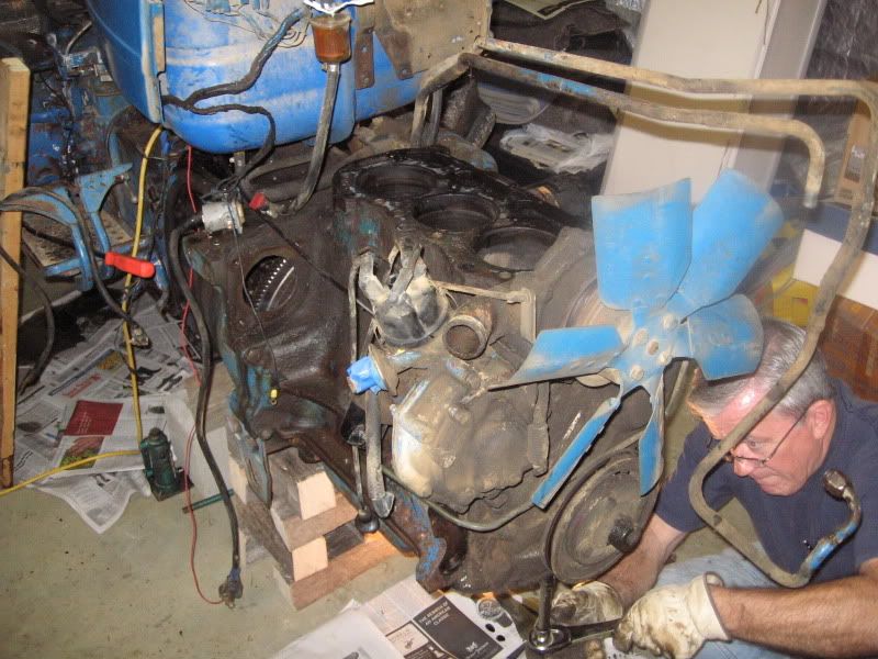 Rebuilding a ford tractor engine