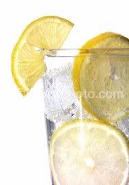 club_soda_with_lemon.jpg