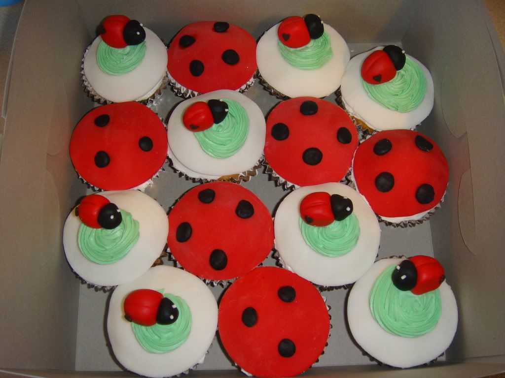 fondant ladybug cupcakes