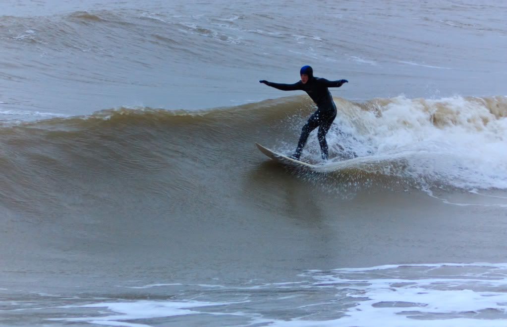 IMAGE: http://img.photobucket.com/albums/v415/shagnasty/Surfer-0081.jpg