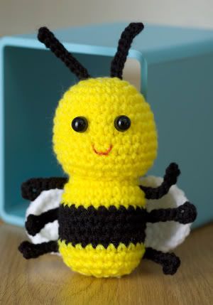 Cute-Crochet-Bee.jpg