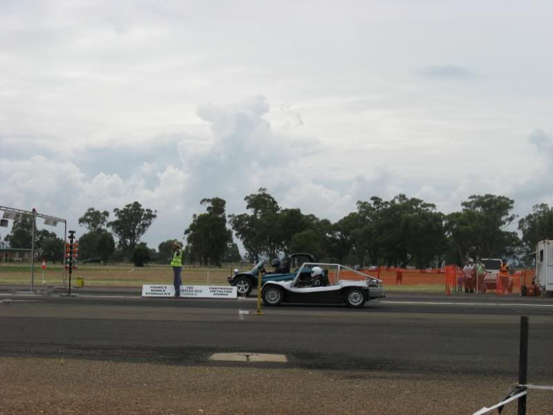 http://img.photobucket.com/albums/v419/montem/Gunnedah%20Drags%20Mar%202011/gunnedahmar2011014.jpg