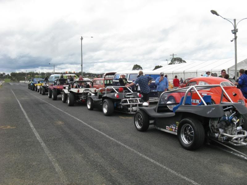 http://img.photobucket.com/albums/v419/montem/VW%20Drags%20Warwick%202010/WarwickVWDragRacingOct2010055.jpg