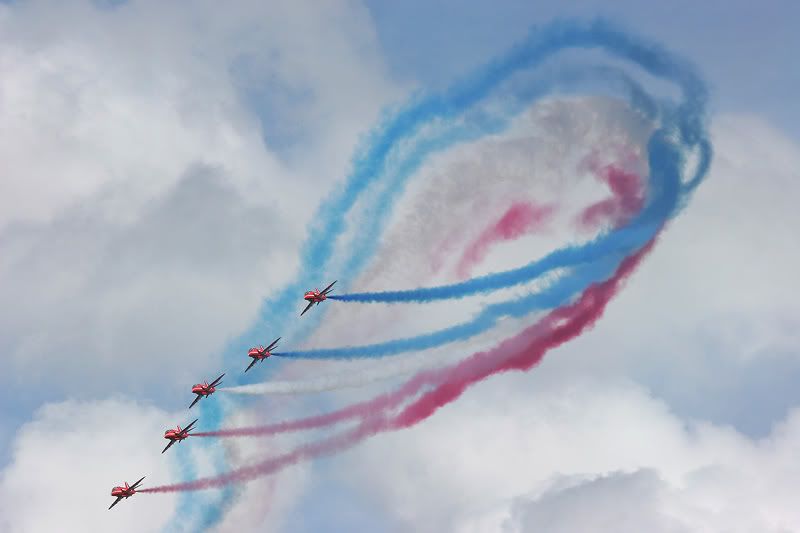 IMAGE: http://img.photobucket.com/albums/v420/LNStrikeEagle/Dunsfold05.jpg