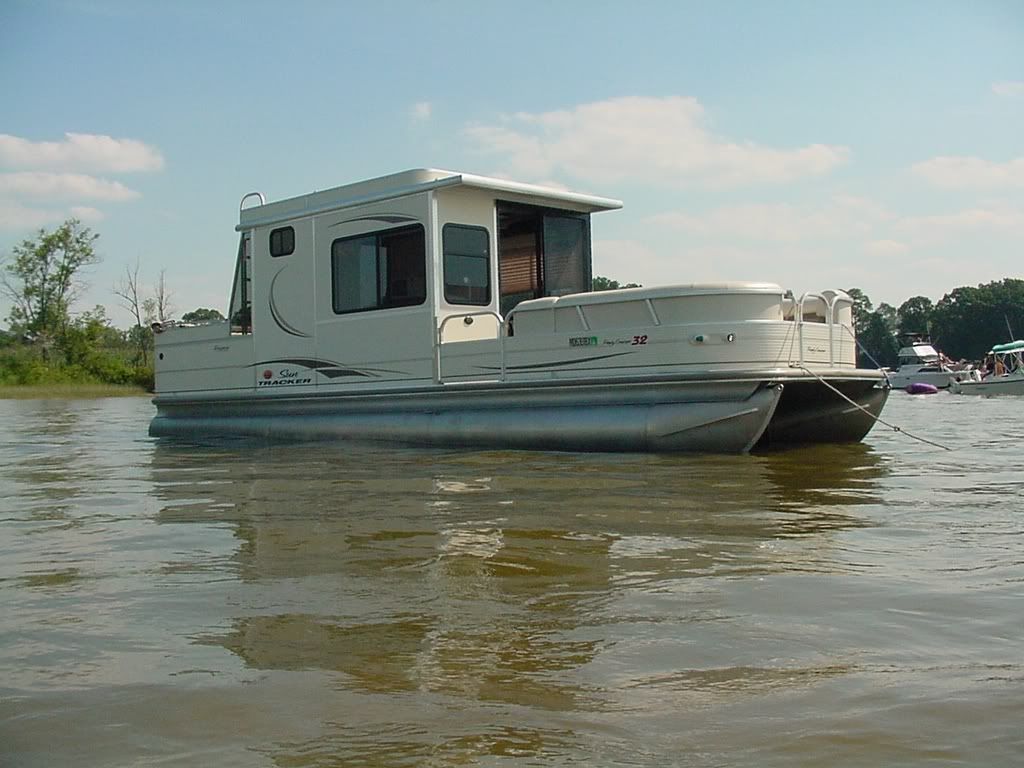Pontoon Boat &amp; Deck Boat Forum • View topic - Front enclosure 
