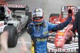 Alonso viert in Imola