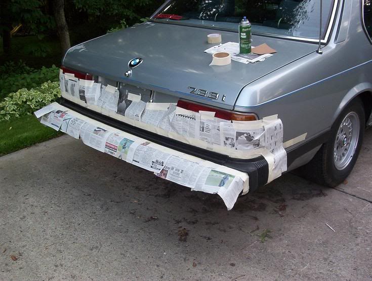 http://img.photobucket.com/albums/v426/TheOneStar00/1984%20BMW/ghettotrim.jpg