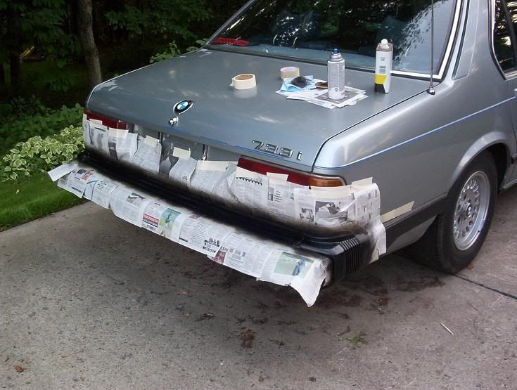 http://img.photobucket.com/albums/v426/TheOneStar00/1984%20BMW/ghettotrim4.jpg