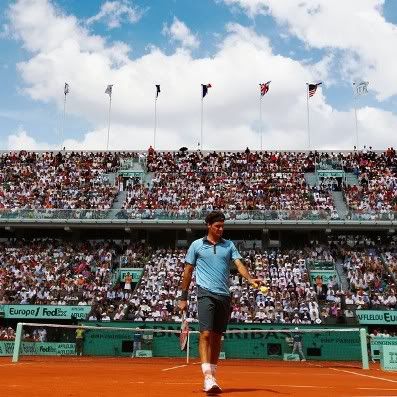 Federer procura a primeira vitória em Roland Garros