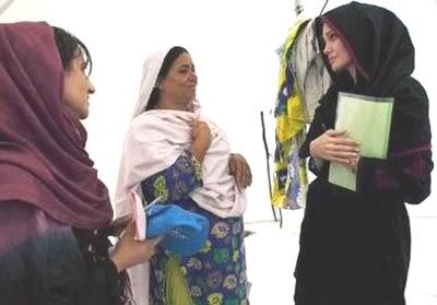 Angelina Jolie in Pakistan 2010 Flood
