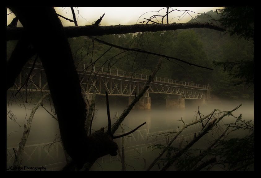 IMAGE: http://img.photobucket.com/albums/v429/vtecjag/midnightbridge1.jpg