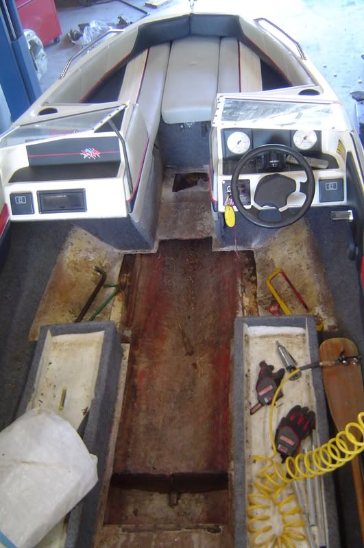 boatfloor002.jpg