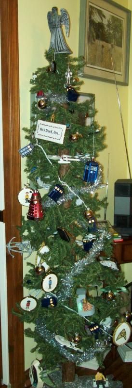 trekwhomastree1_zpsad133515.jpg