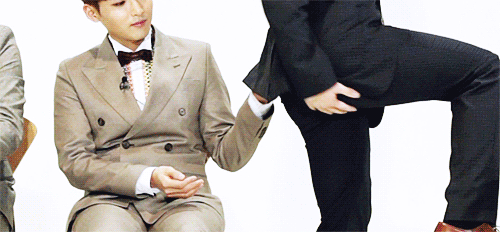photo tumblr_mjpng3udnH1qbst9go1_r3_500.gif