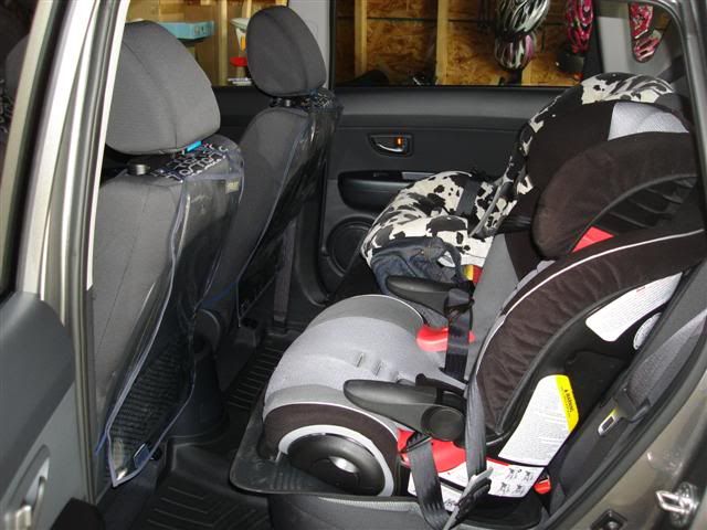 Kia soul 3 car seats Clearance