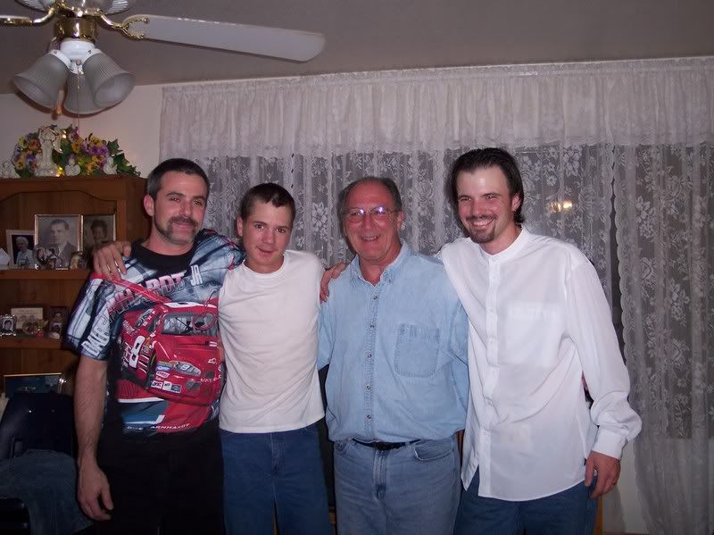 IMAGE: http://img.photobucket.com/albums/v436/cfpackerfan/100_1177.jpg