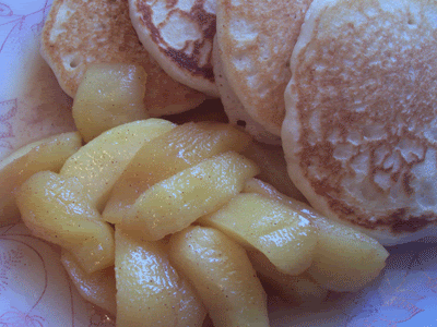 Pancakes with stewed apples