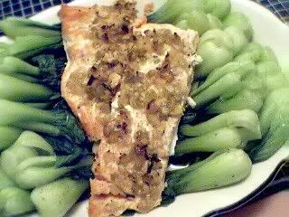 Garlicky Salmon Bake