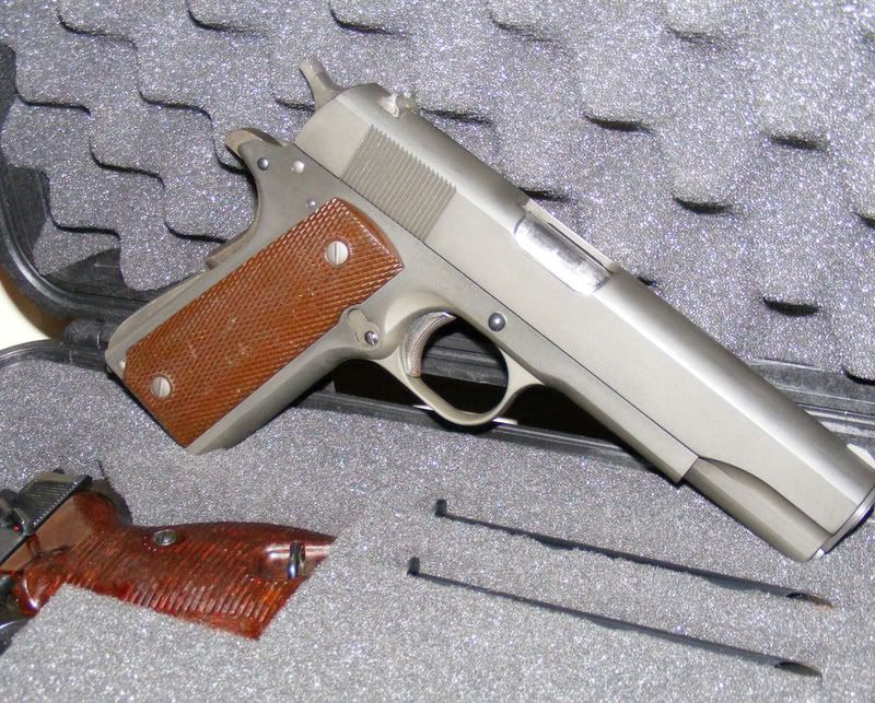 AO1911A1grip.jpg