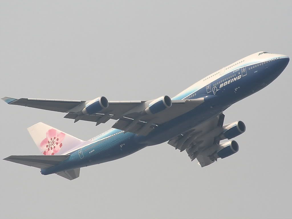 ChinaAirlines_B-18210.jpg