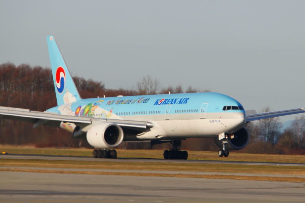 KoreanAir_HL7752_b.jpg