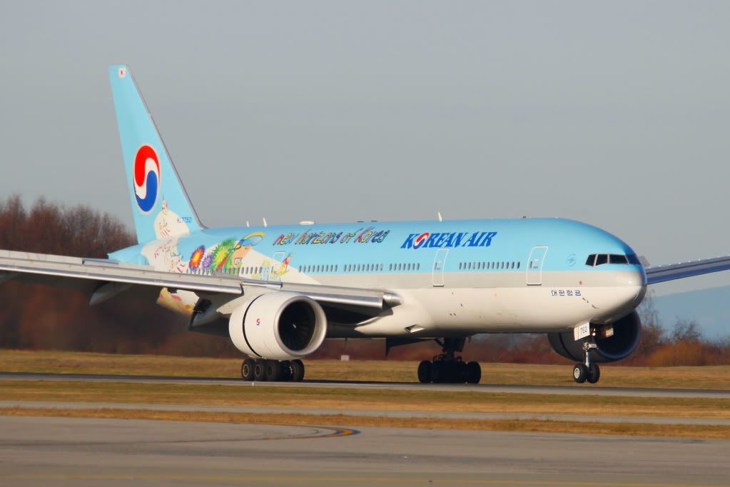 KoreanAir_HL7752_c.jpg