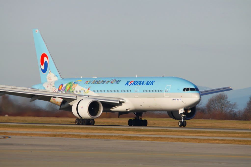 KoreanAir_HL7752_d.jpg