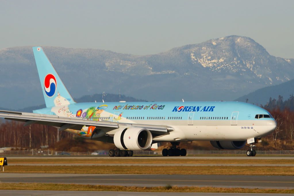 KoreanAir_HL7752_f.jpg