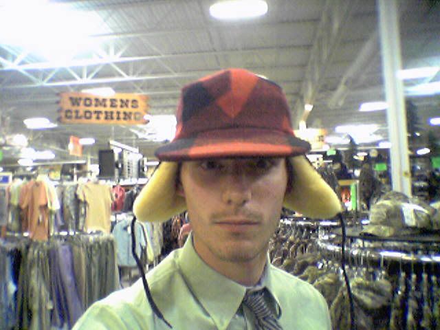 [http://img.photobucket.com/albums/v443/Sarn_Cadrill/me/hat.jpg]