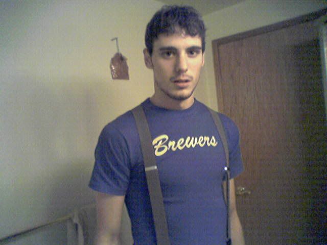 [http://img.photobucket.com/albums/v443/Sarn_Cadrill/suspenders.jpg]