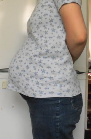 18 weeks pregnant. 18 weeks pregnant