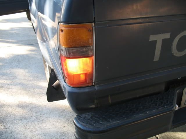 Toyota Tundra Replacing tail light assembly