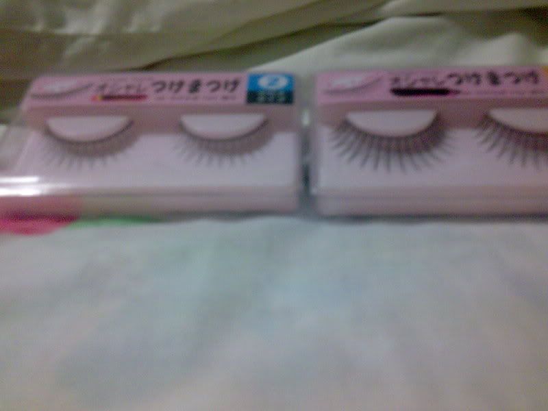 Fake Eyelashes 2!!