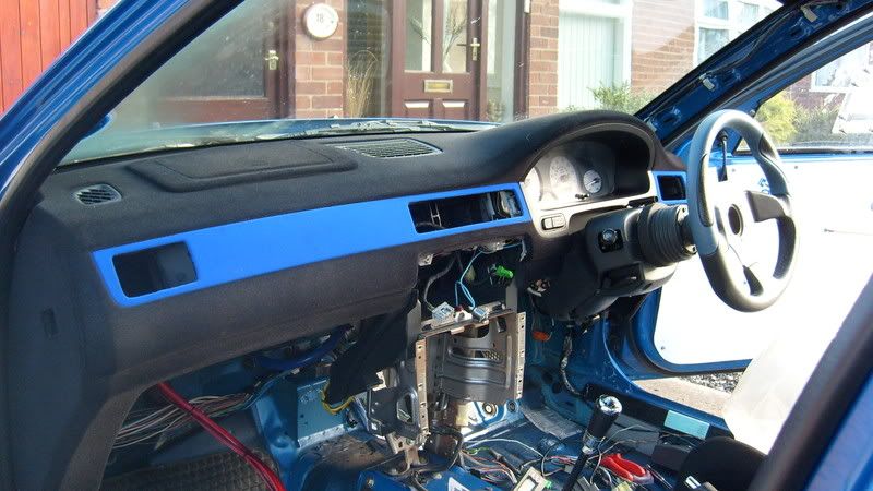 Nice dash, one of my best mods, i added some blue to break it up.