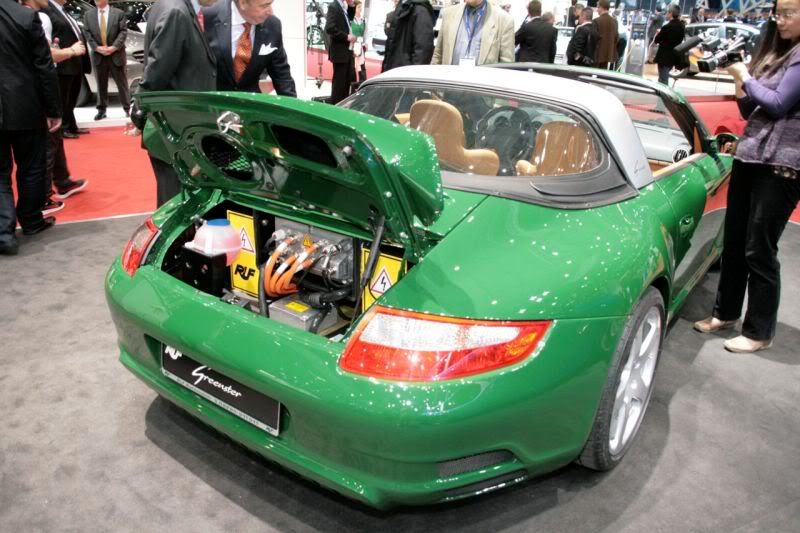 http://img.photobucket.com/albums/v450/vr6gti72/ruf-greenster-rear.jpg