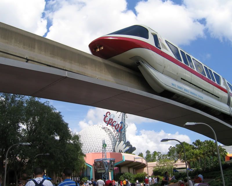 046July04Epcotmonorail.jpg