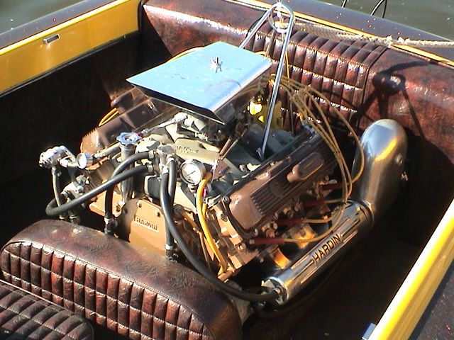 http://img.photobucket.com/albums/v452/blownb310/CastletonBoatShow024.jpg