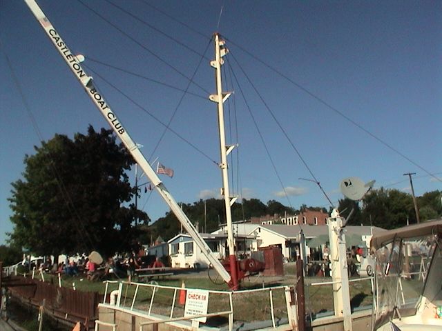 http://img.photobucket.com/albums/v452/blownb310/CastletonBoatShow034.jpg